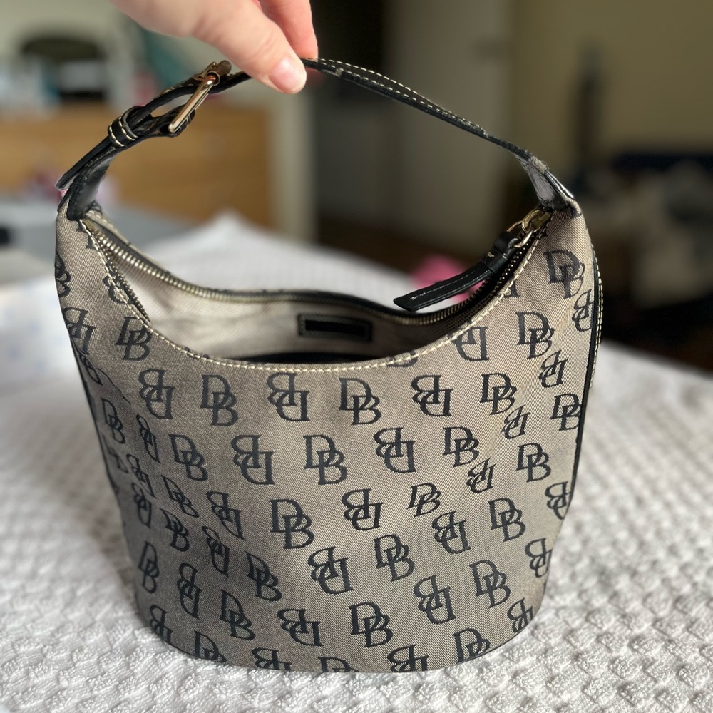 Dooney &  Bourke Signature Bucket Black & White Small Bucket Bag. - Picture 7 of 7